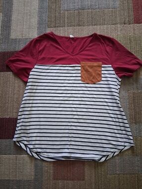 Women's unbranded pocket t-shirt
